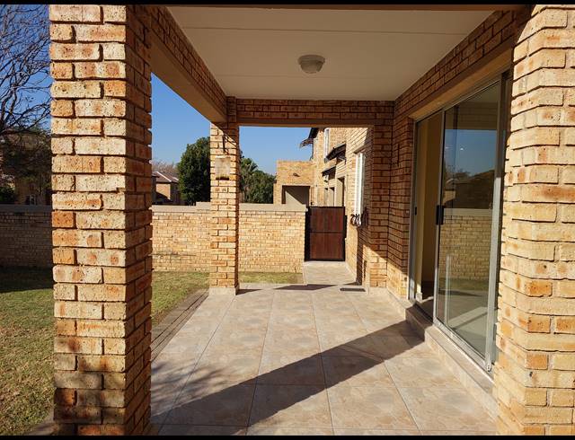 3 BEDROOM SECTIONAL TITLE RENTED IN NORTH RIDING